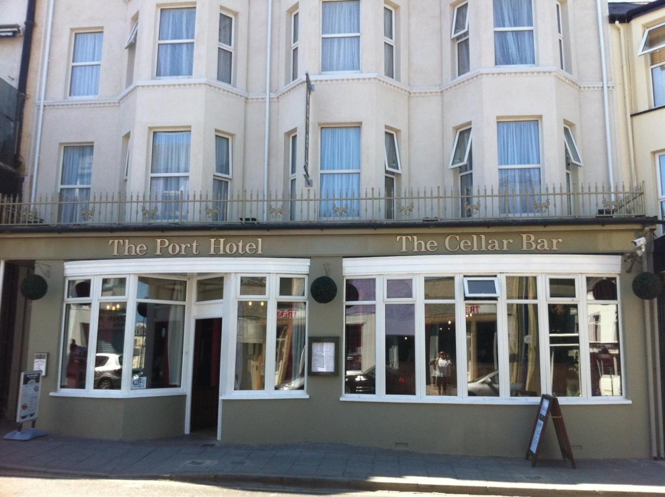 The Port Hotel Portrush Exterior photo